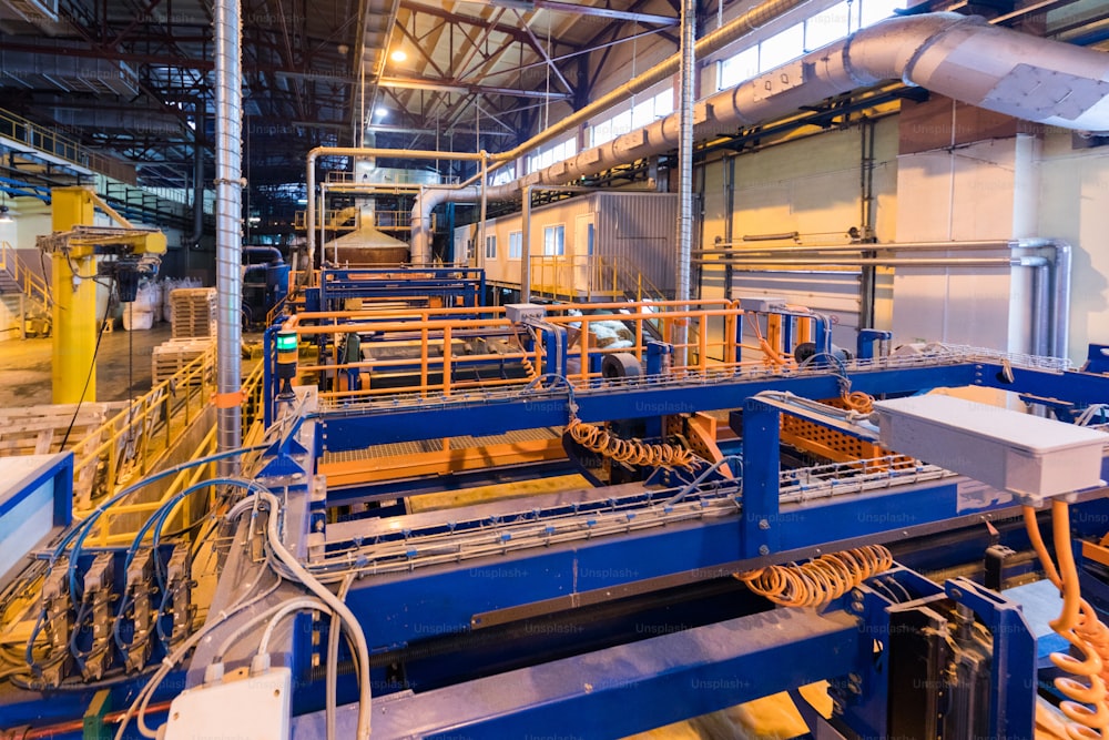 工場ワークショップのインテリアとガラス産業の背景生産プロセスの機械