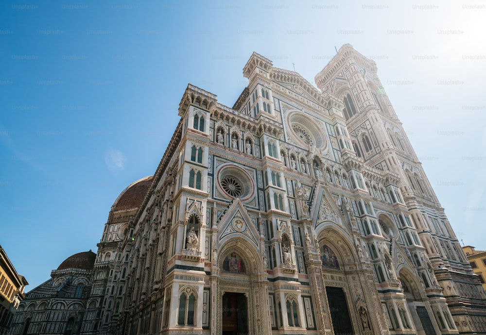 피렌체 대성당 - 이탈리아 피렌체의 주요 교회는 피렌체의 역사적인 중심지에 위치한 유네스코 세계 문화 유산이며 이탈리아를 방문하는 관광객의 주요 명소입니다.