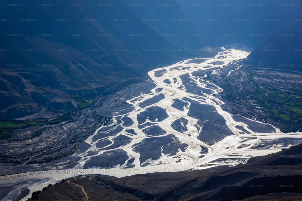 히말라야의 핀 강과 스피티 강의 합류점. 스피티 계곡, 히마찰프라데시주, 인도