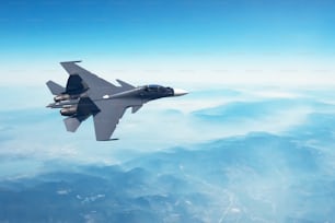 Aviões de combate militares vão para o objetivo de cumprir a missão estabelecida, voando alto no céu
