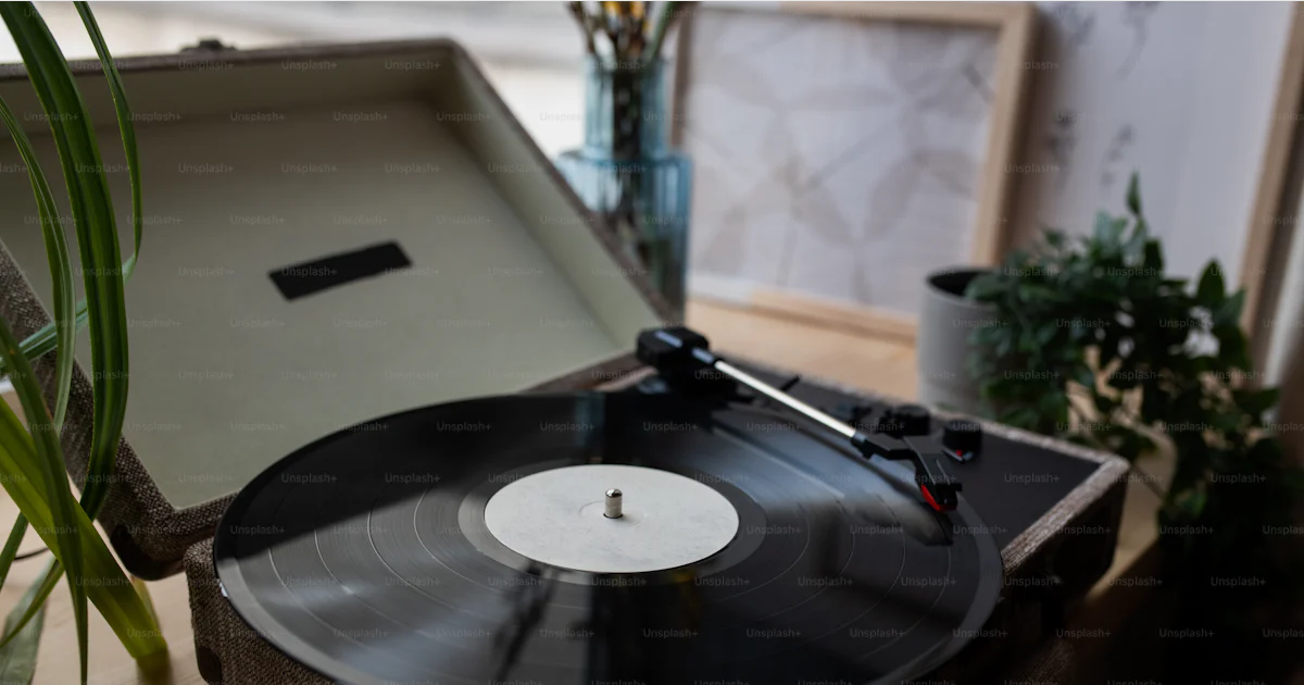 Horizontal no people still life shot of vinyl record player with ...