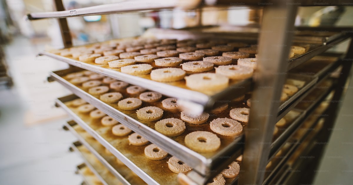 Foto zum Thema Keksfabrik, Lebensmittelindustrie. Herstellung ...