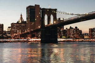 Puente de Brooklyn de Nueva York. Concepto de ciudad.
