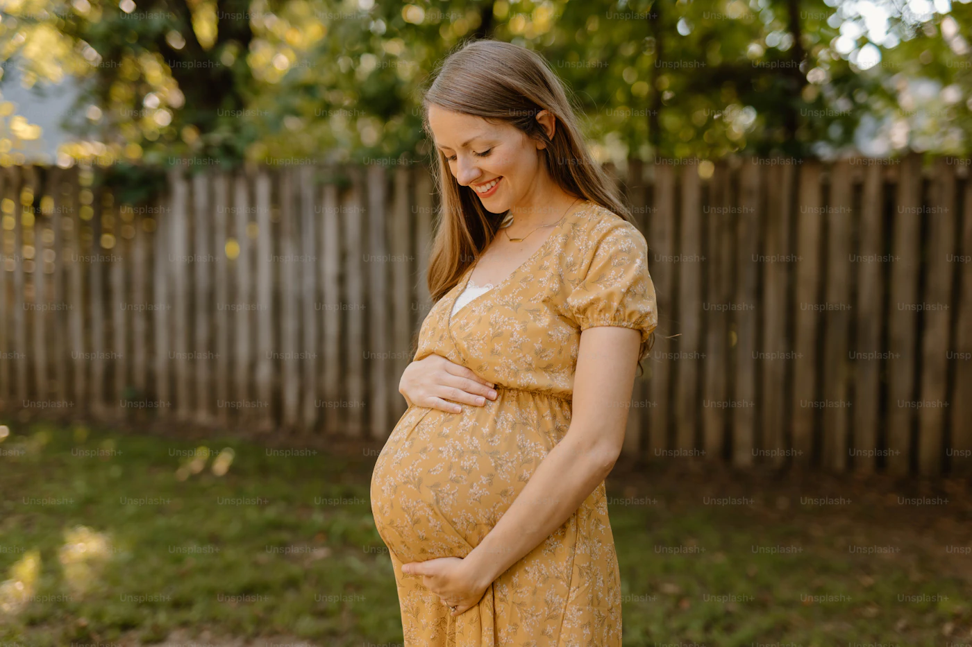 Surrogacy coordinator supporting intended parents