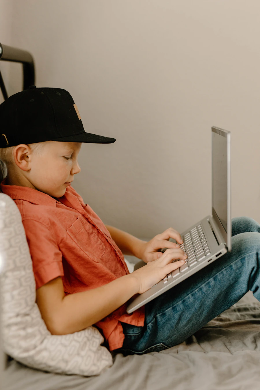 A kid in a live online coding class