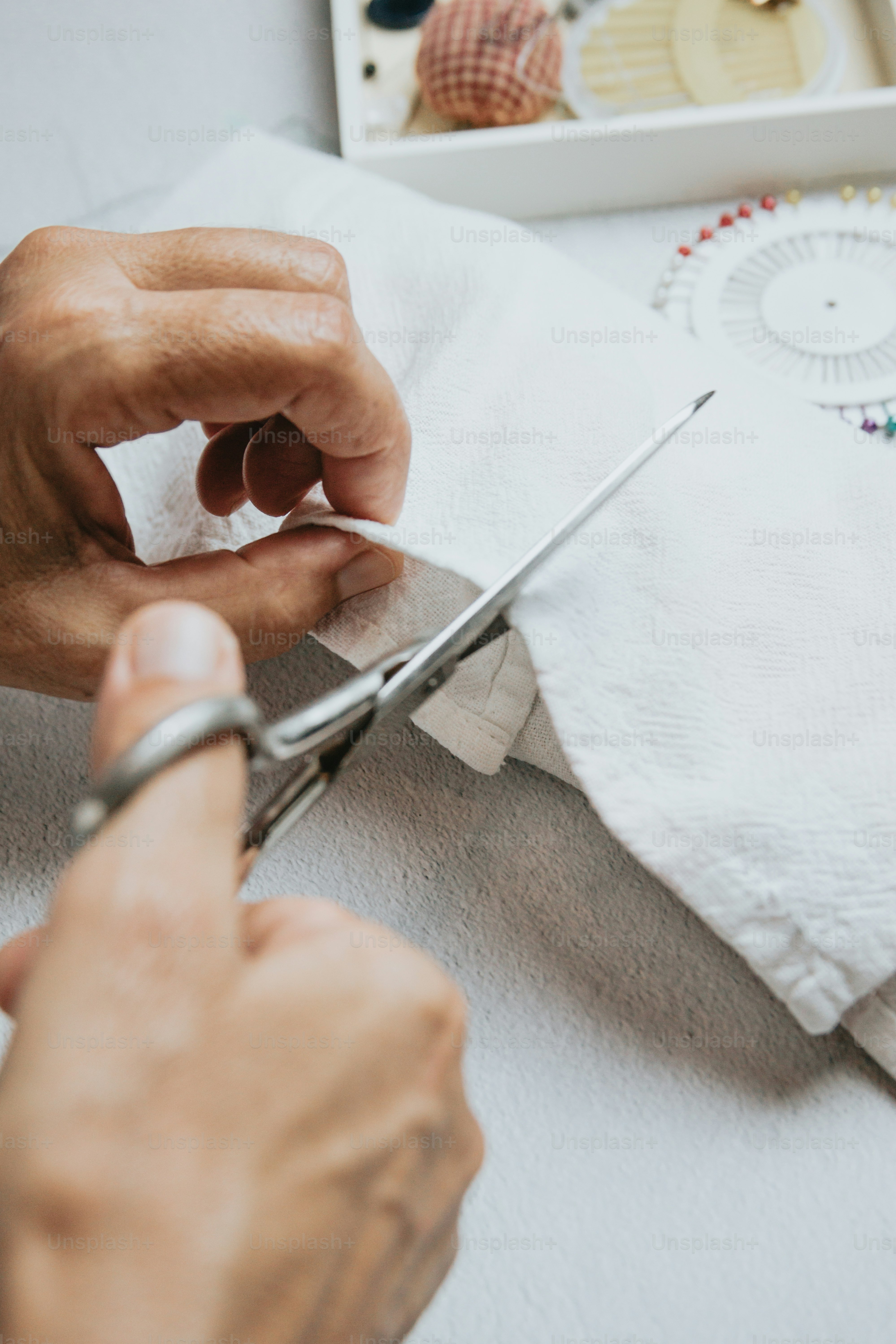 premium_photo-1664197369933-0725ff0b4a26?ixid=M3wxMjA3fDB8MXxzZWFyY2h8MTN8fGNyYWZ0fGVufDB8fHx8MTc2NDY4NjIwMXww\u0026ixlib=rb-4.1.0