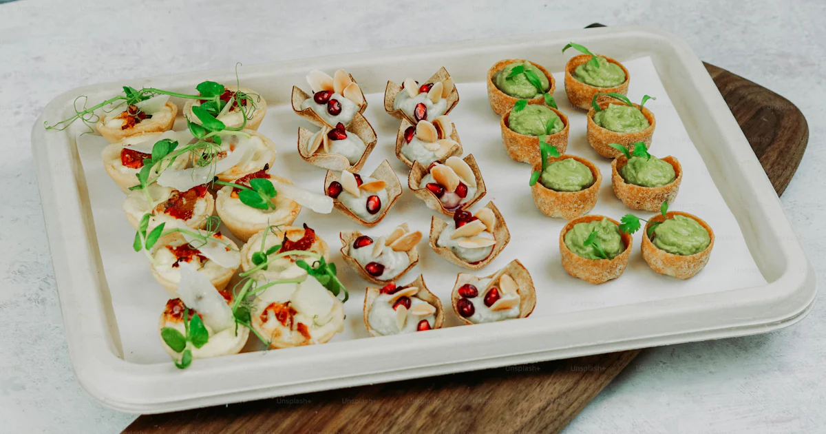 Appetizer Table Card A tray of appetizers on a table photo – Platter Image on Unsplash