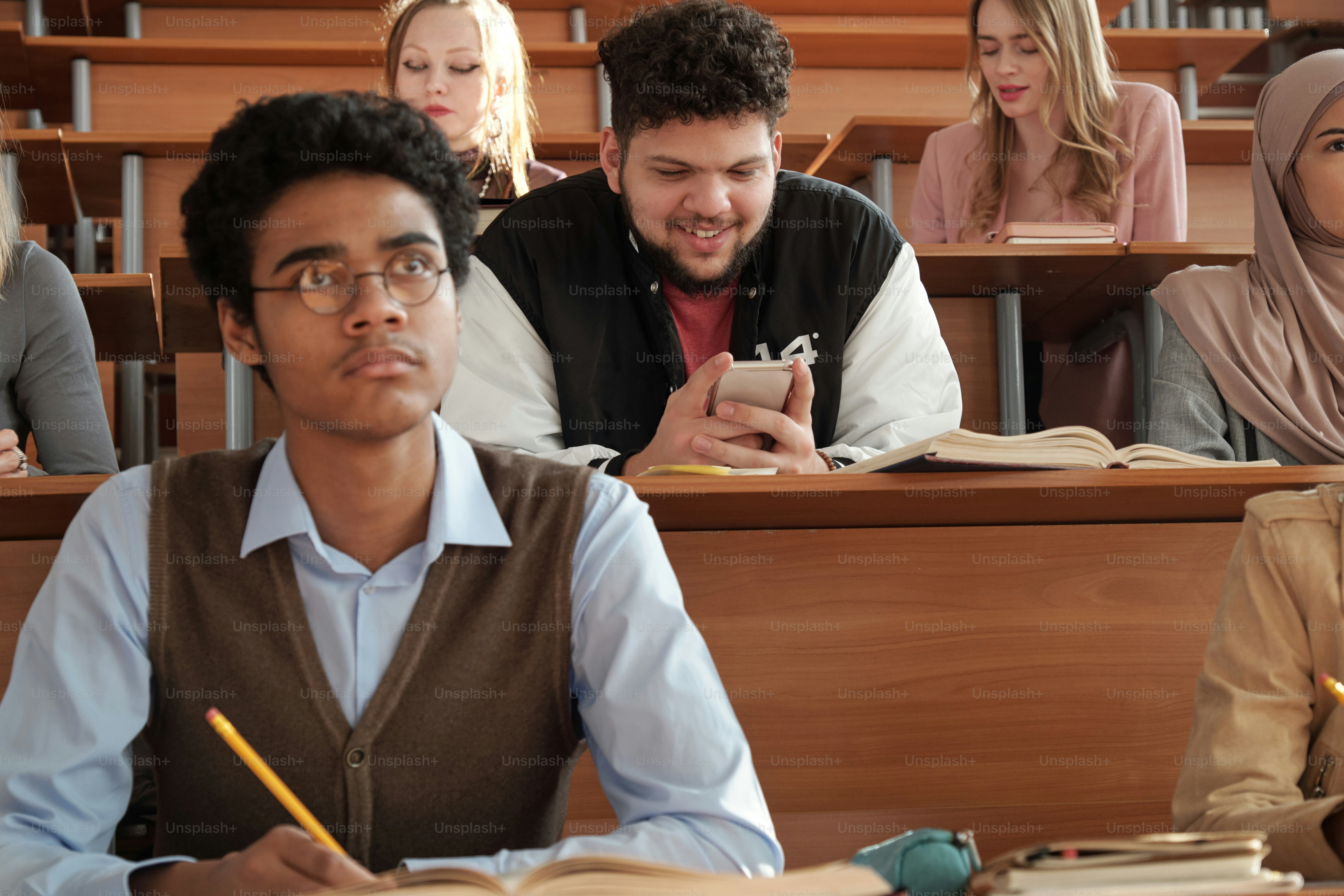 premium_photo-1664301017470-0af7f36575bb?ixid=M3wxMjA3fDB8MXxzZWFyY2h8MTN8fHRoZSUyMHdoYXRzYXBwJTIwbWF0aCUyMHR1aXRpb258ZW58MHx8fHwxNzU4Mzg0NTUyfDA\u0026ixlib=rb-4.1.0