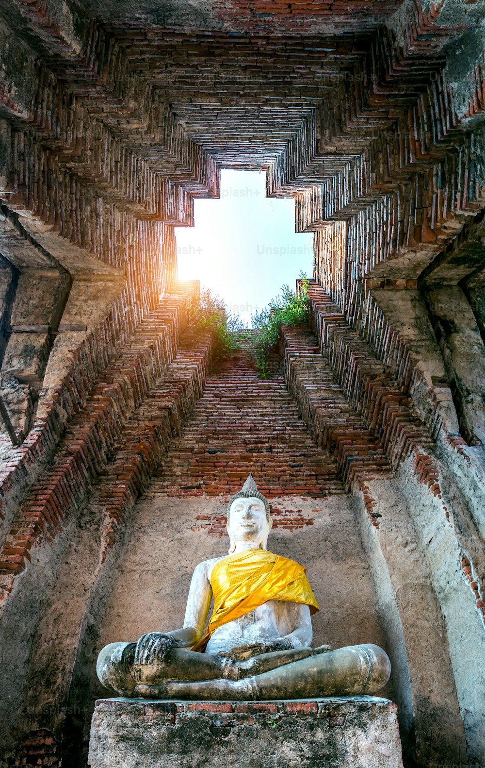 Estátua de Buddha no parque histórico de Ayutthaya, Tailândia.