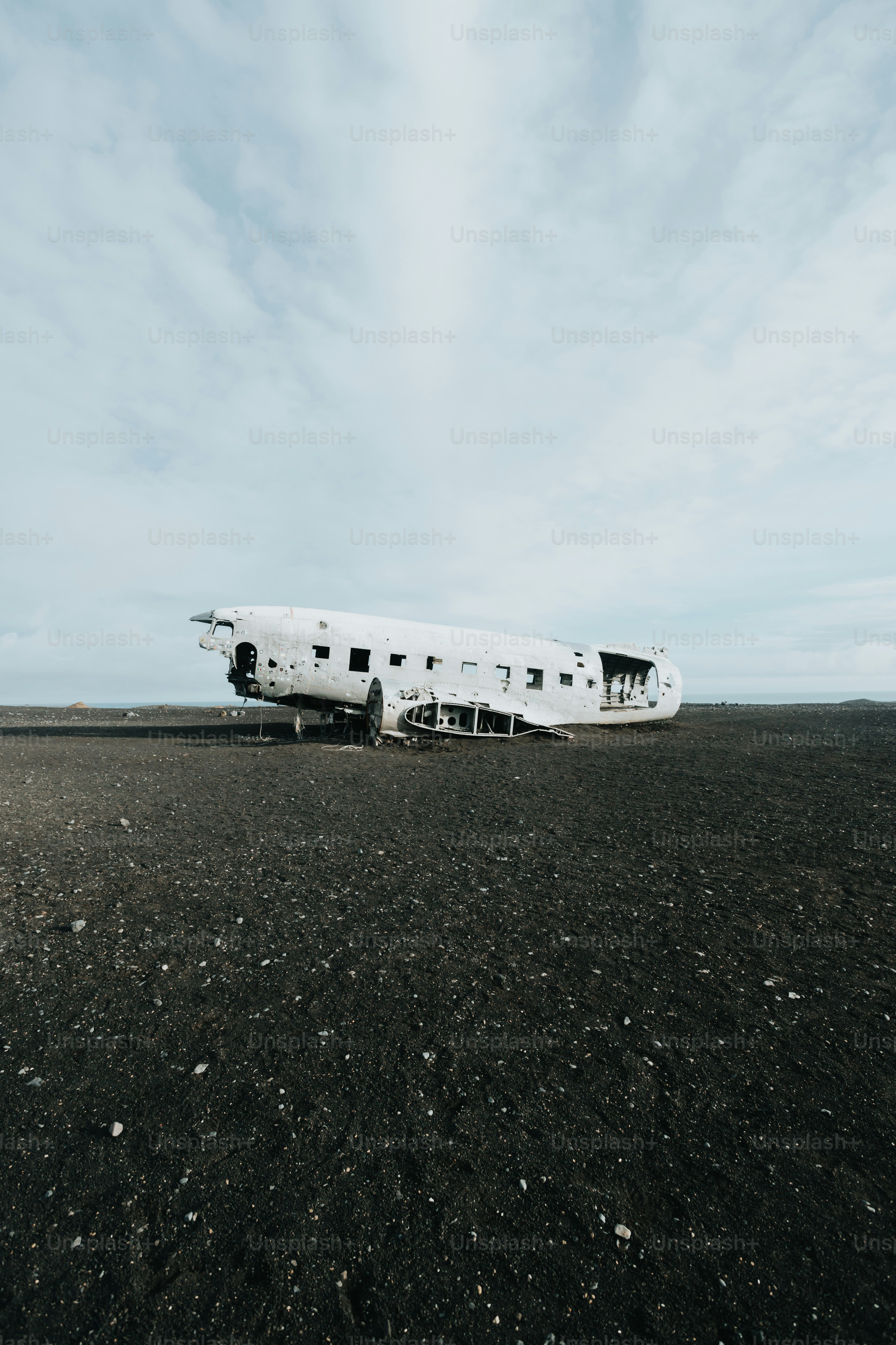 Choose from a curated selection of airplane photos. Always free on Unsplash.