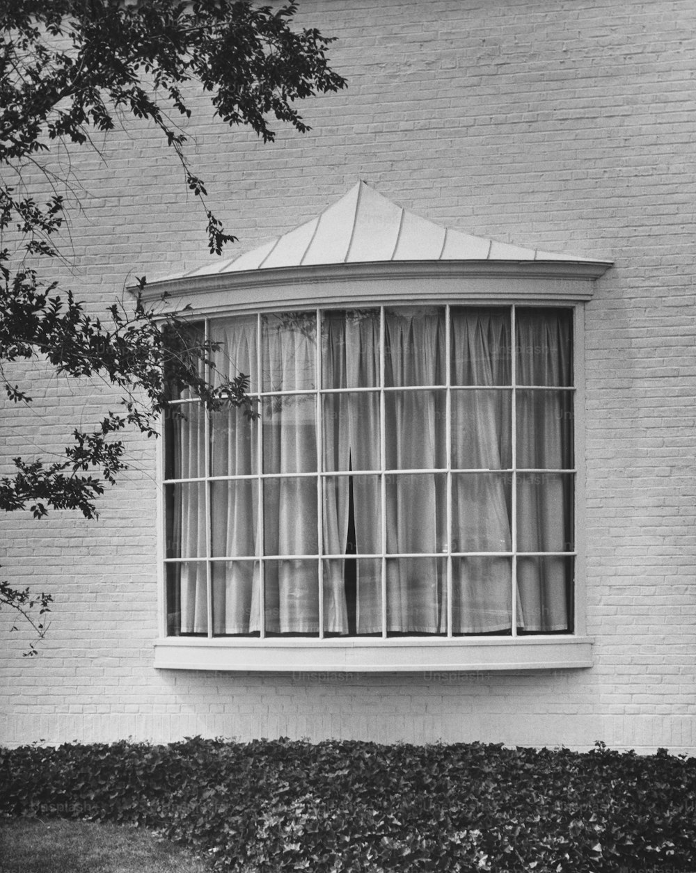 Bay Window Close Up. (Photo by George Marks/Retrofile/Getty Images)