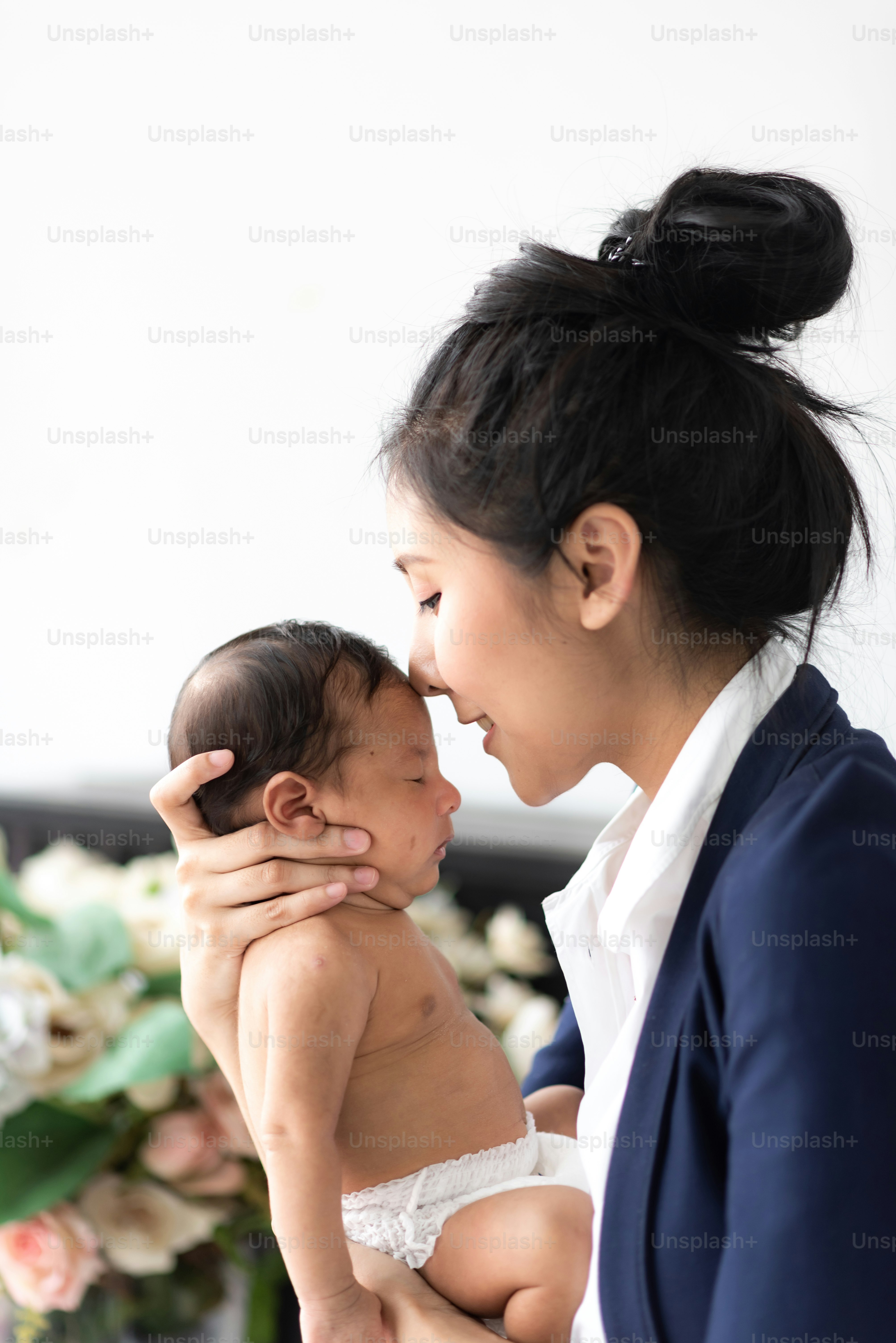 The business mother is raising children and working together