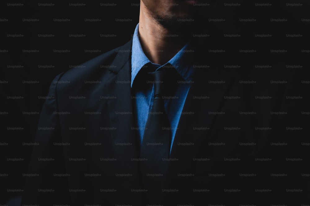 Professioneller Geschäftsmann Person im schwarzen Anzug, Porträt selbstbewusster Geschäftsführer Geschäftsmann, Arbeiter Menschen in erfolgreichem Konzept