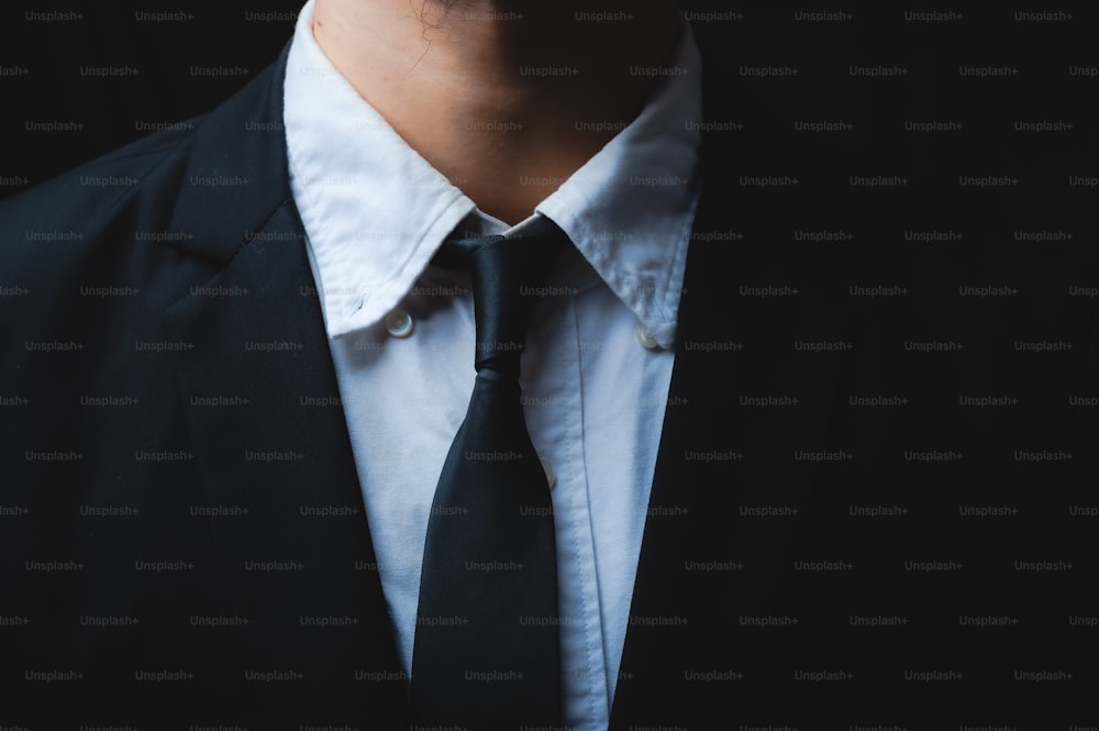 pessoa de empresário profissional em terno preto, retrato confiante gerente executivo homem de negócios, pessoas do trabalhador no conceito de sucesso
