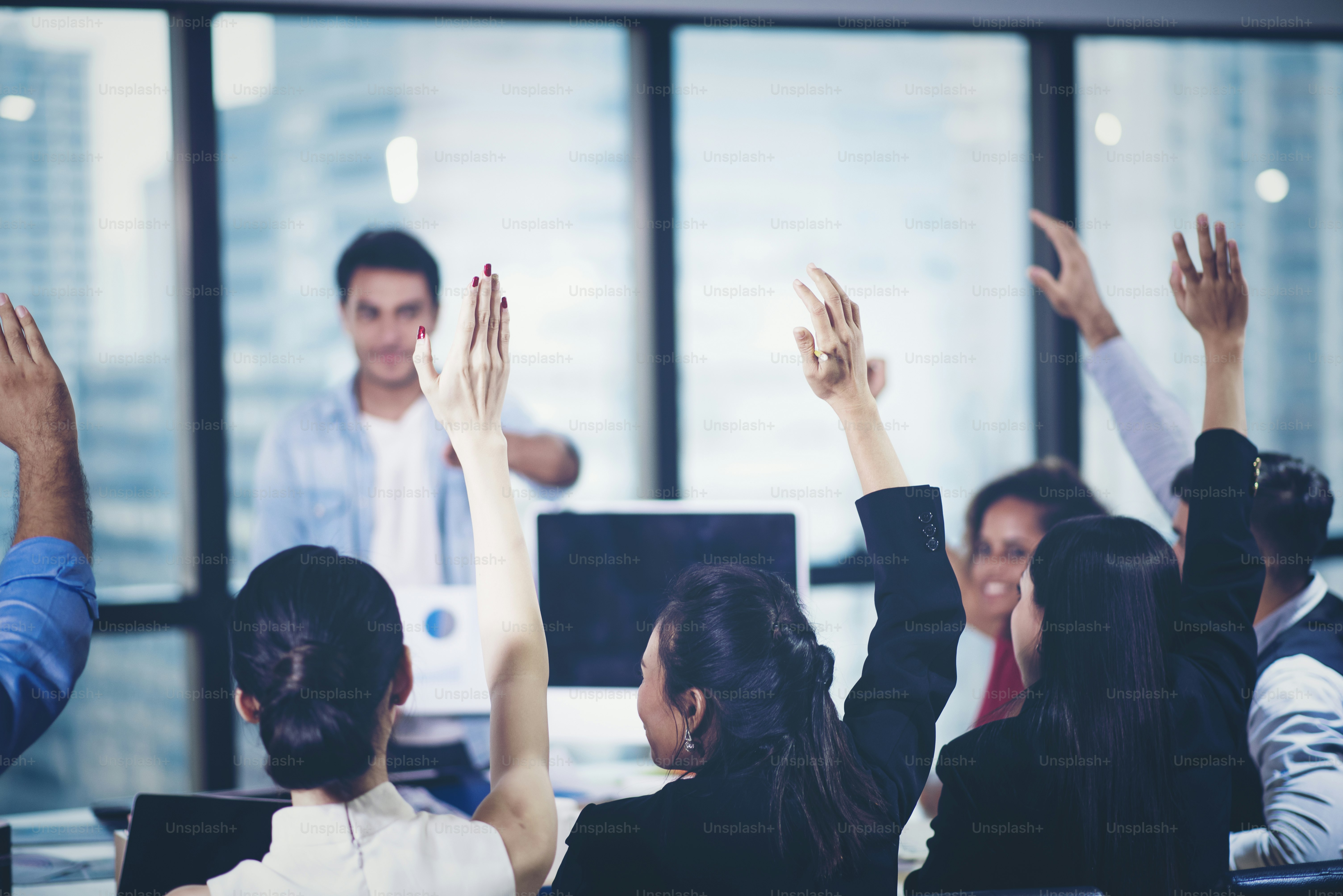 Creative friendly smiling businessmen having conversation sitting together  at meeting, cheerful caucasian male executive discuss work in office with  multi-ethnic subordinates photo – Office Image on Unsplash, image size:3000x2003