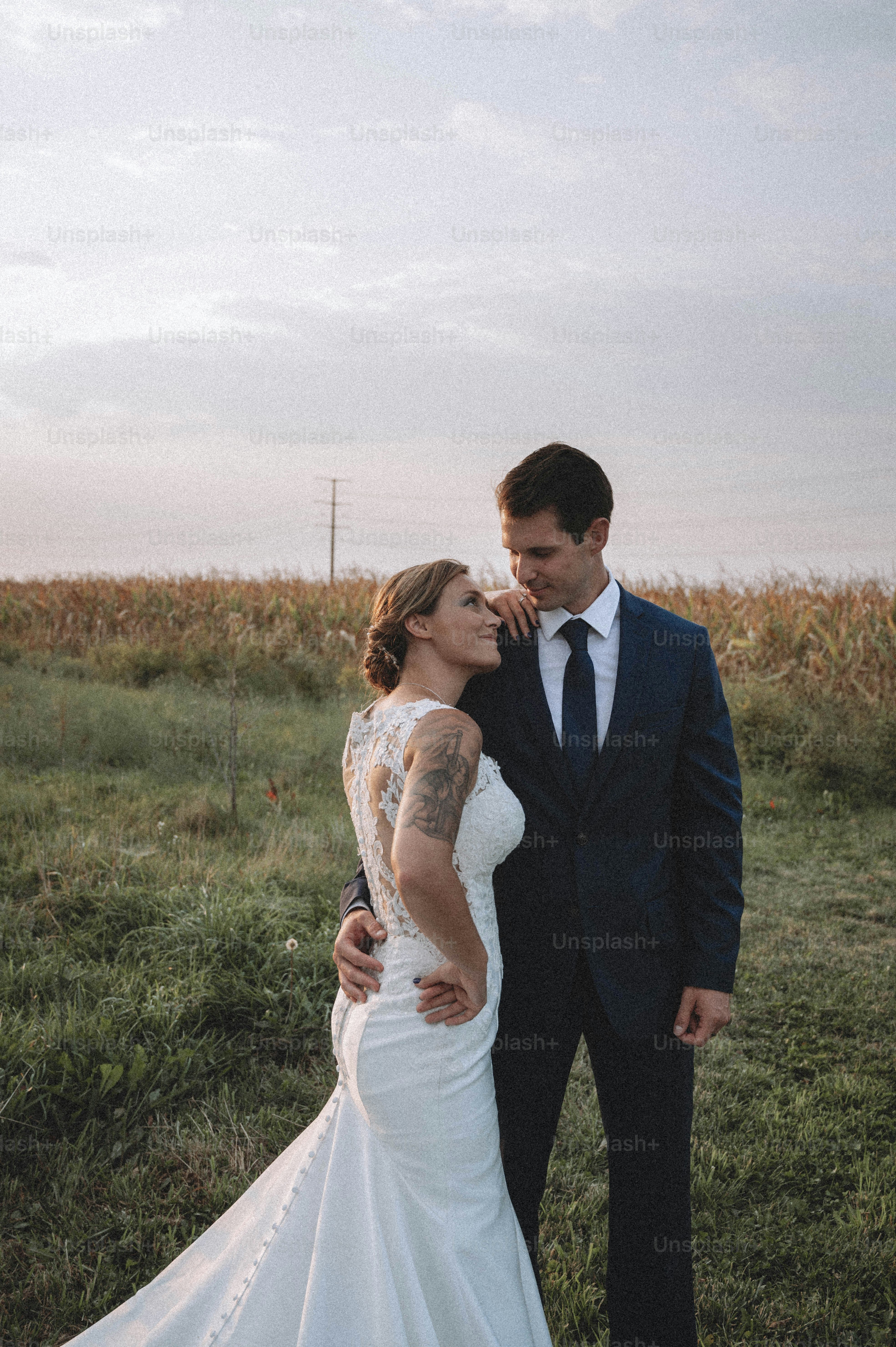 999+ Bride And Groom Pictures | Download Free Images on Unsplash