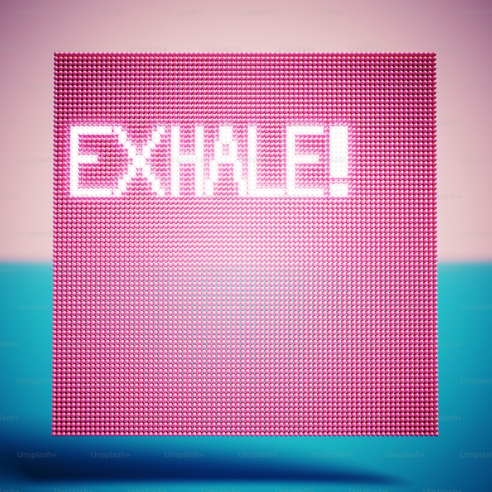 exhne という単語は、ピンクと青の背景に表示されます
