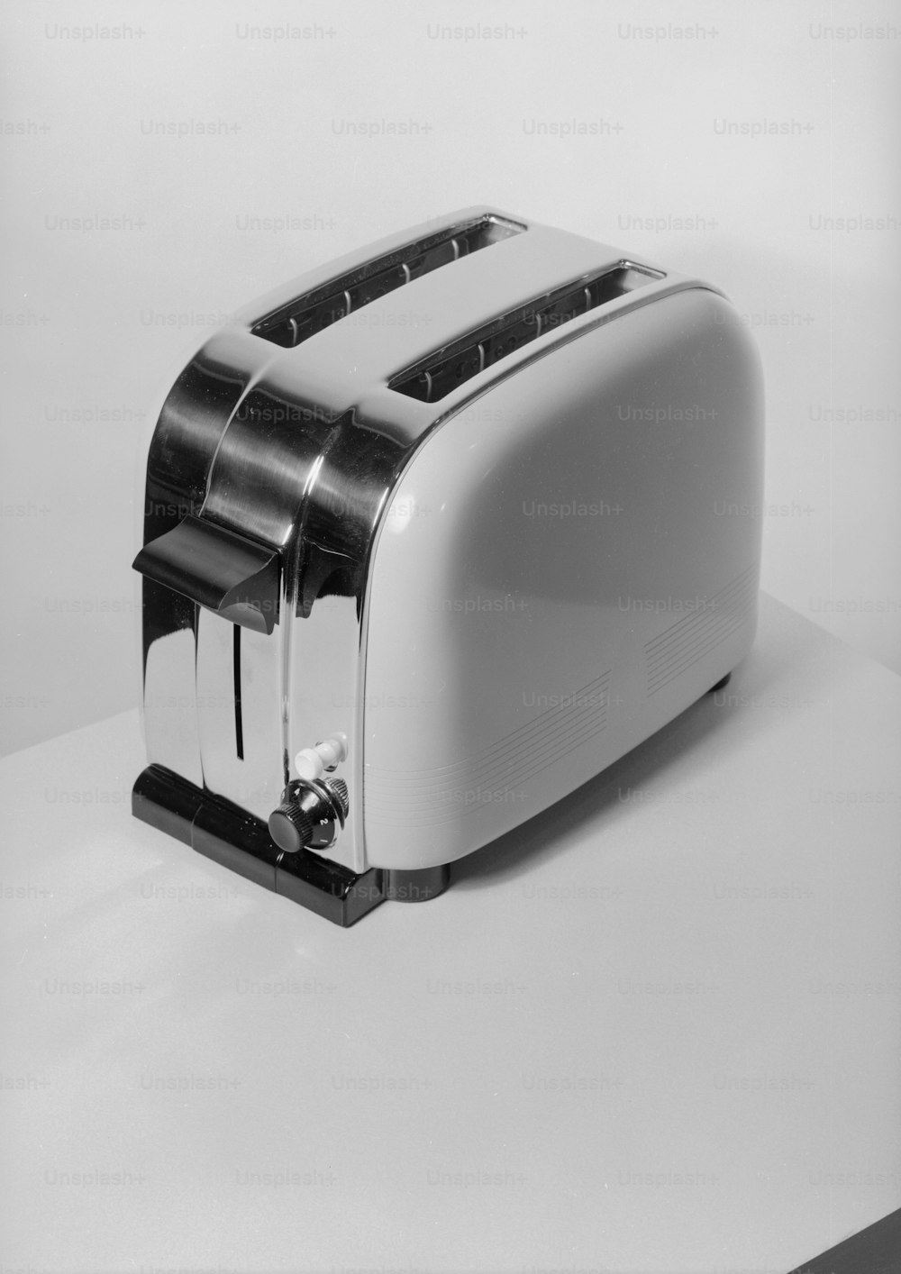 25. Mai 1961: Ein Doppeltoaster.  Good Housekeeping - Veröffentlichung 1961 (Foto von Chaloner Woods / Getty Images)