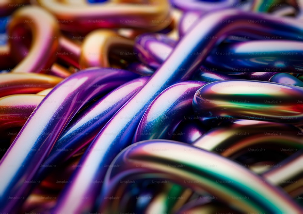 um close up de um monte de objetos coloridos diferentes