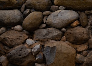 Eine Nahaufnahme eines Haufens Felsen