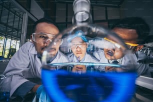 Cristalería de laboratorio para el desarrollo de la innovación médica