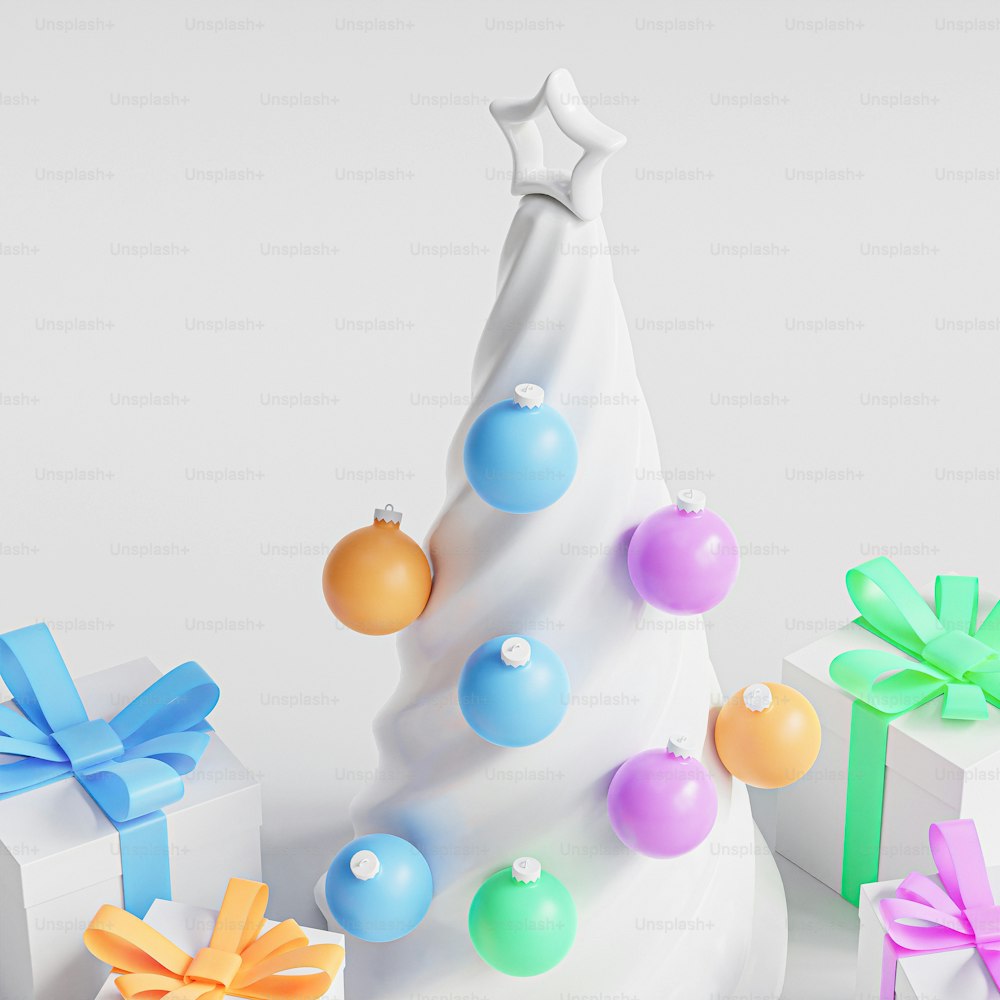 Ein weißer Weihnachtsbaum, umgeben von Geschenken