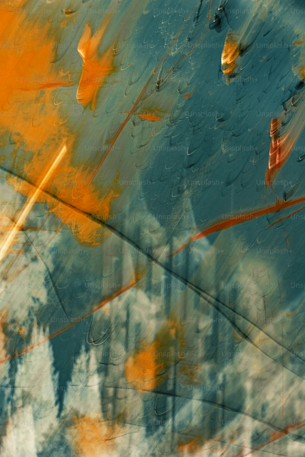 Ein abstraktes Gemälde mit orangefarbenen und blauen Farben