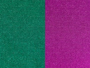 緑と紫の背景と黒い境界線
