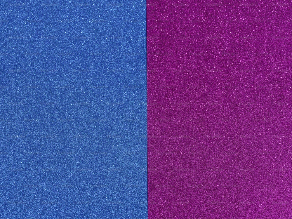 ein blauer und ein rosafarbener Hintergrund mit Glitzer