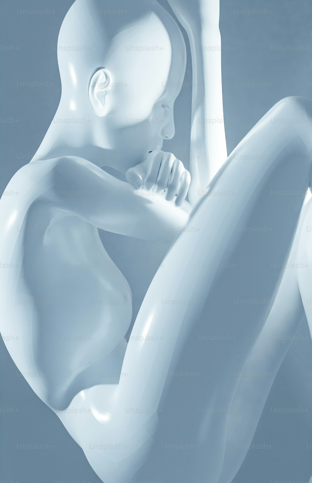 eine weiße Skulptur einer Person, die eine Zahnbürste hält