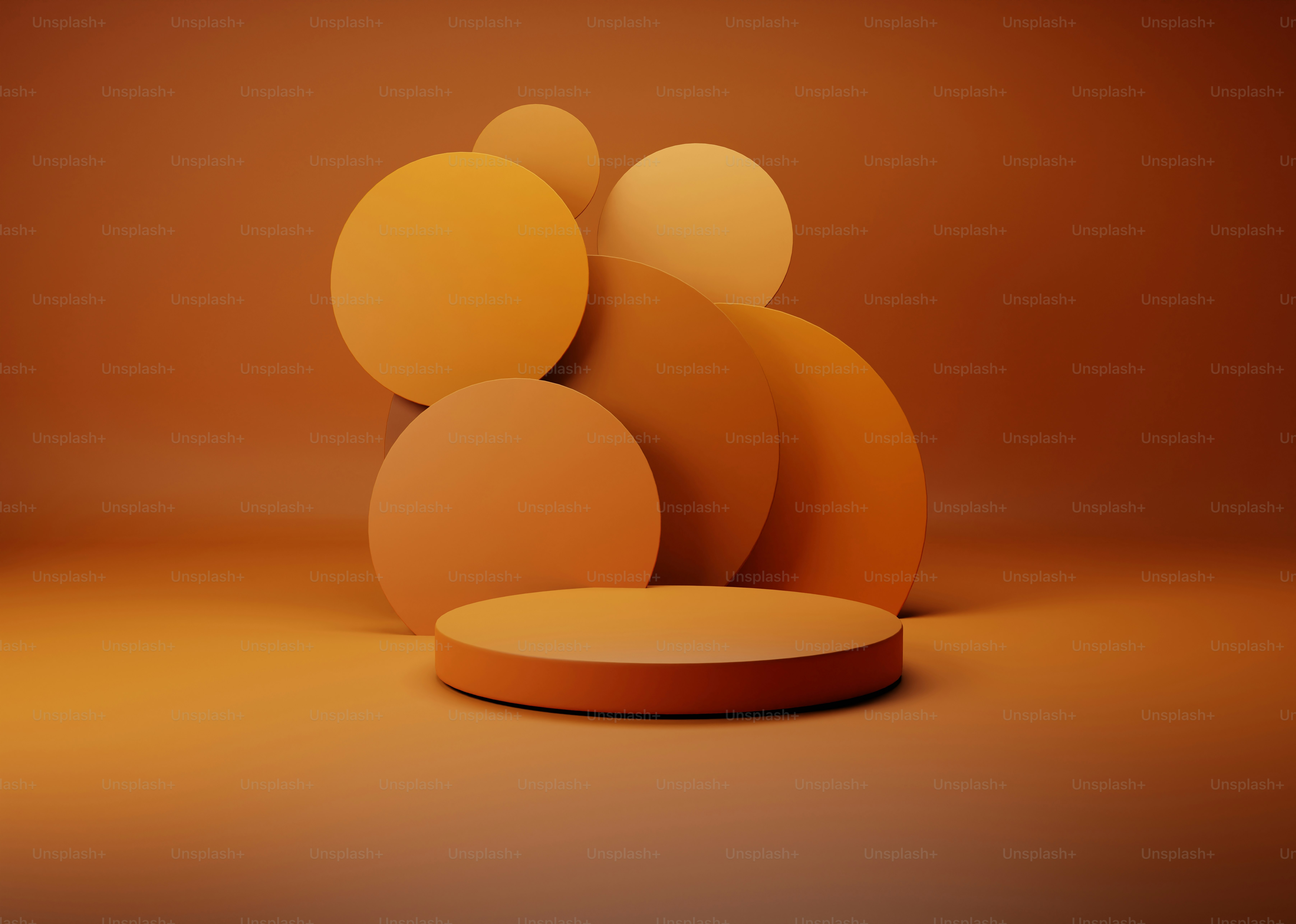 um grupo de pessoas ao lado um do outro