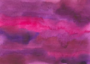 Ein Gemälde von rosa und lila Wolken am Himmel