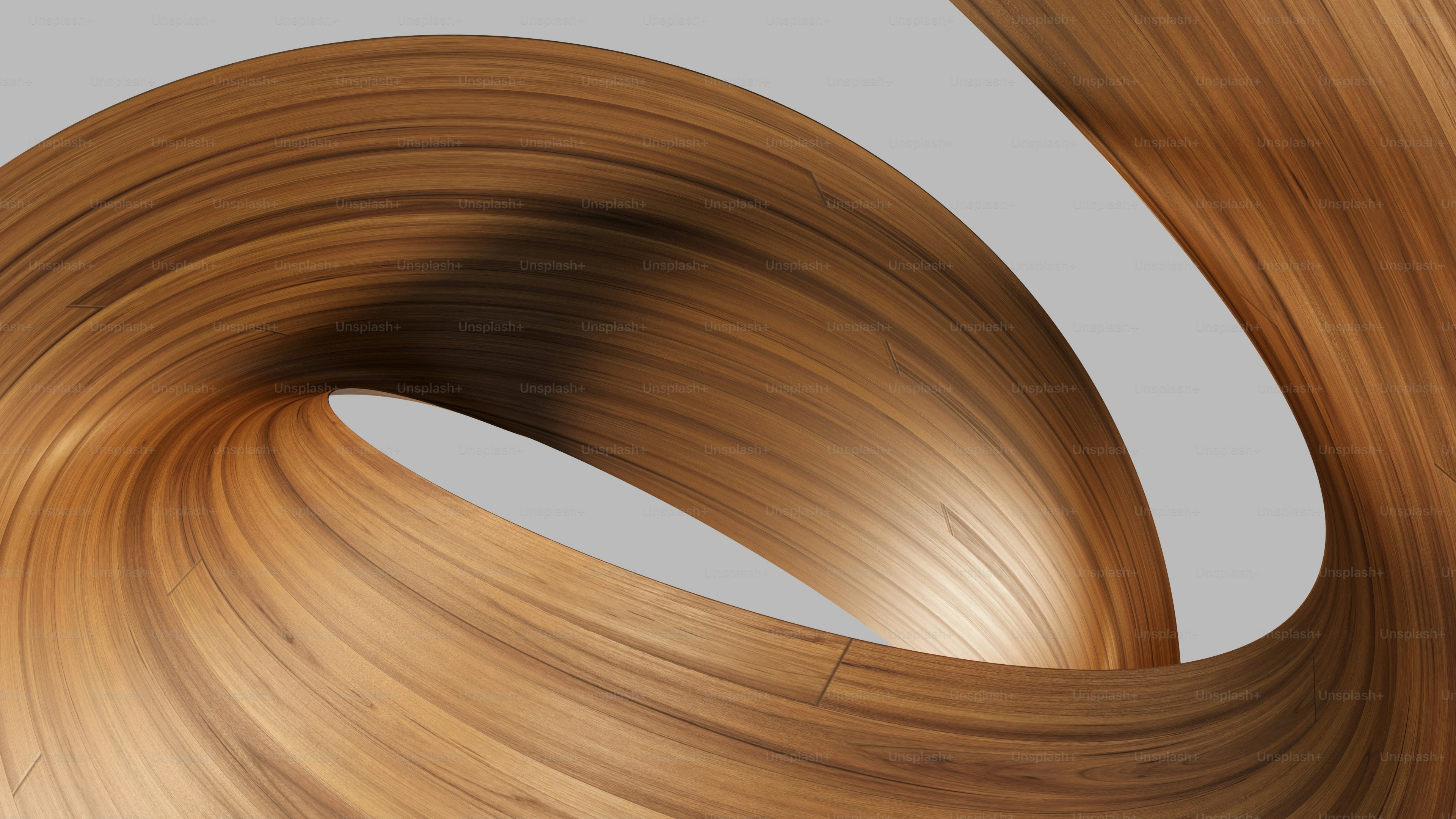 un gros plan d’un objet en bois avec un fond gris