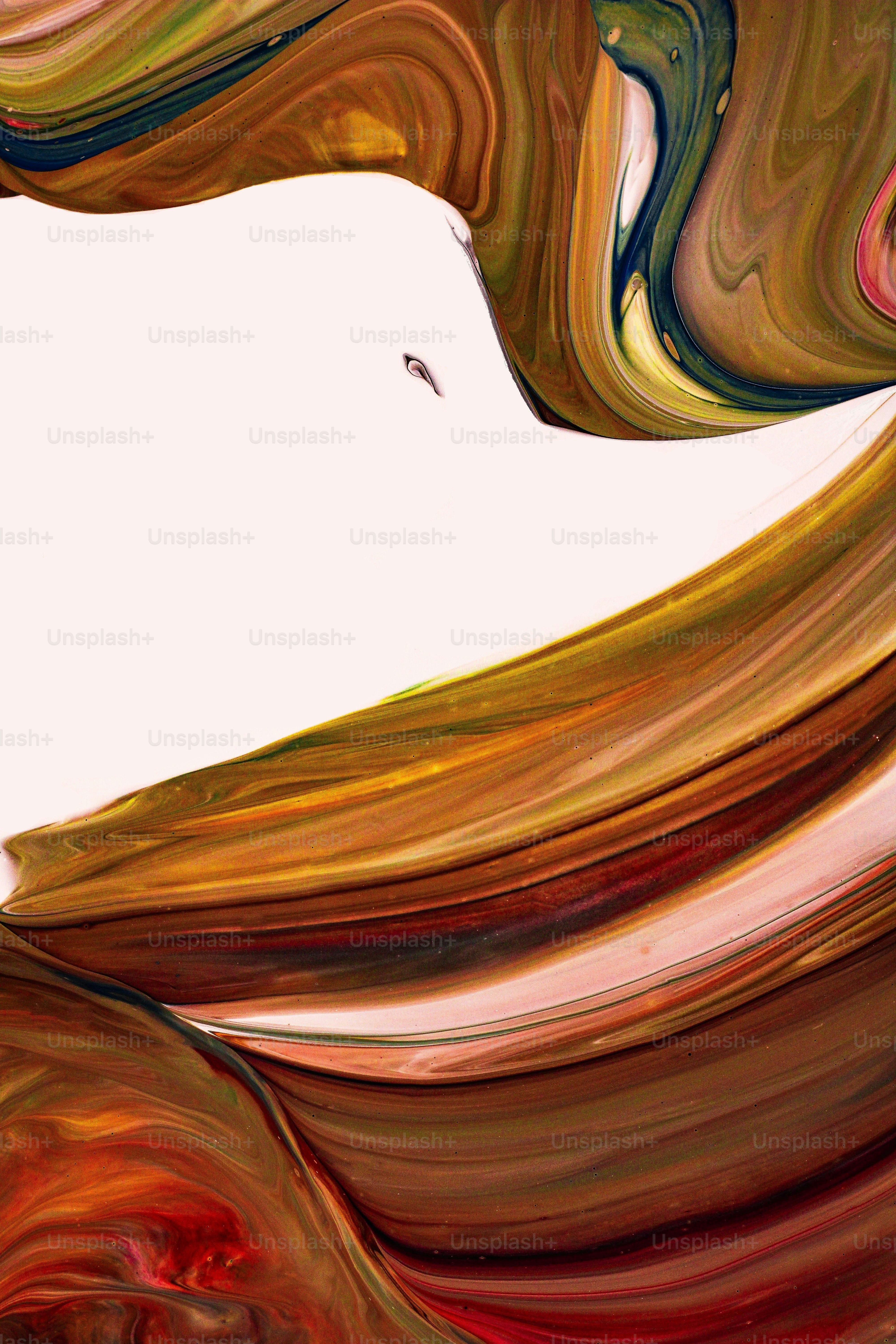 Una pintura de un pájaro volando en el cielo