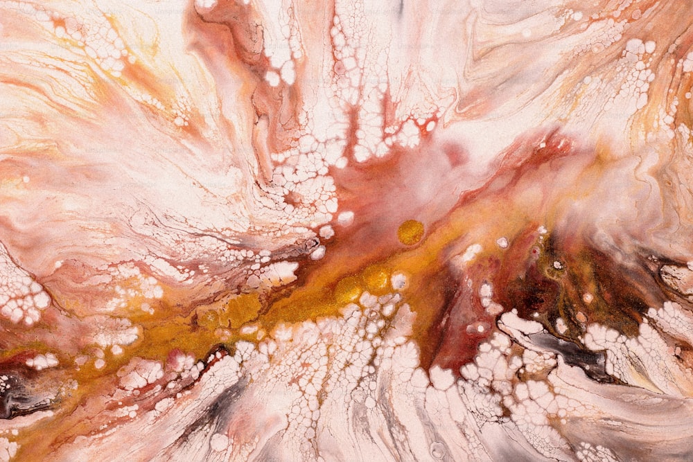 Eine Nahaufnahme eines abstrakten Gemäldes mit braunen und gelben Farben