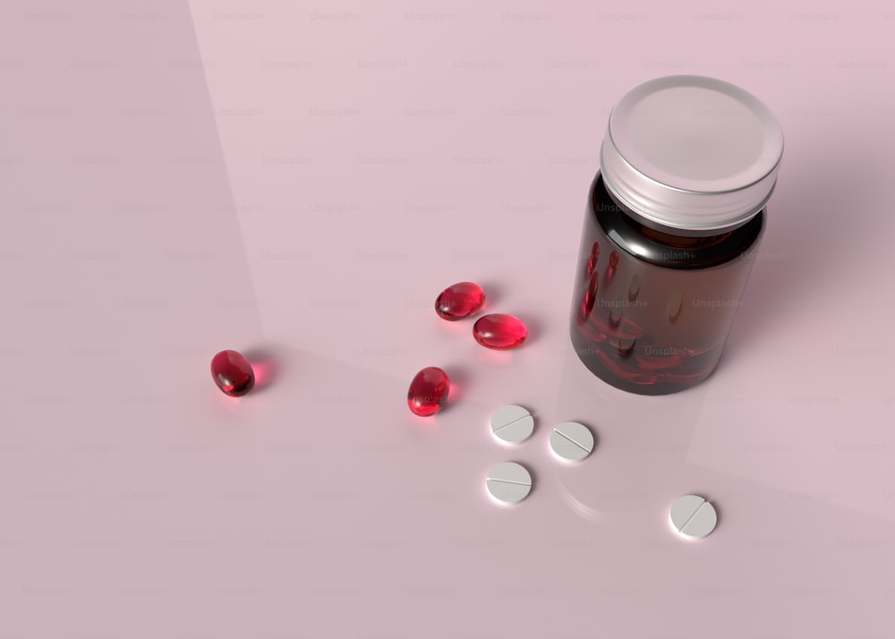 um frasco de comprimidos sentado em cima de uma mesa