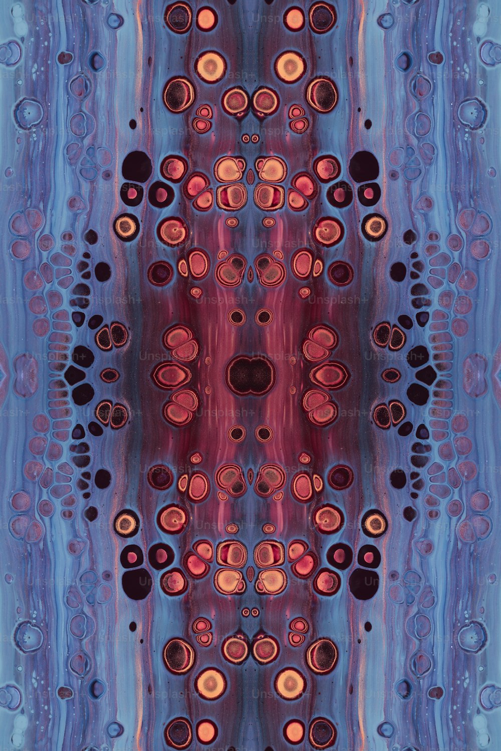 uma imagem de um padrão azul e vermelho
