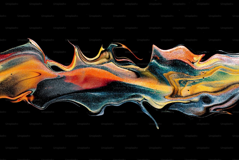 Una pintura de un fondo negro con diferentes colores