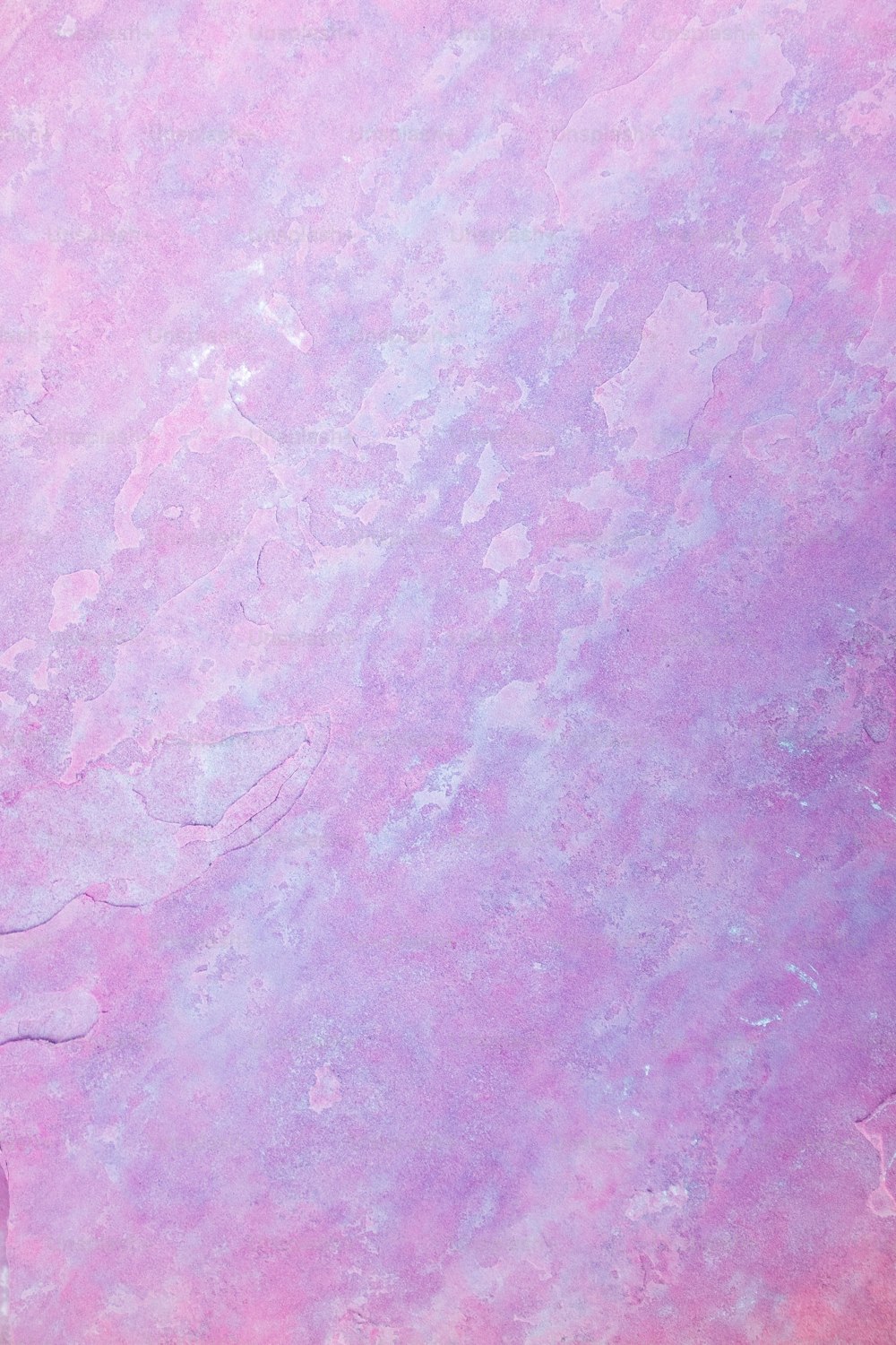 ein rosa-violetter Hintergrund mit weißem Rand