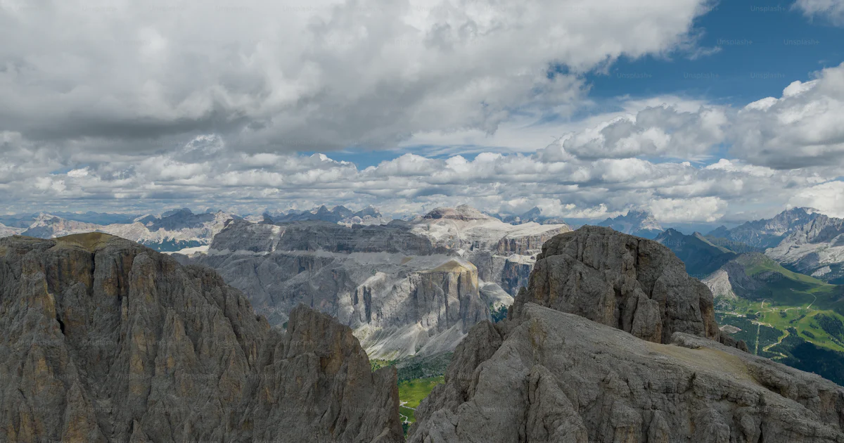 High Ridge Viewpoint A view of a mountain range from a high point of view photo – Image on ...