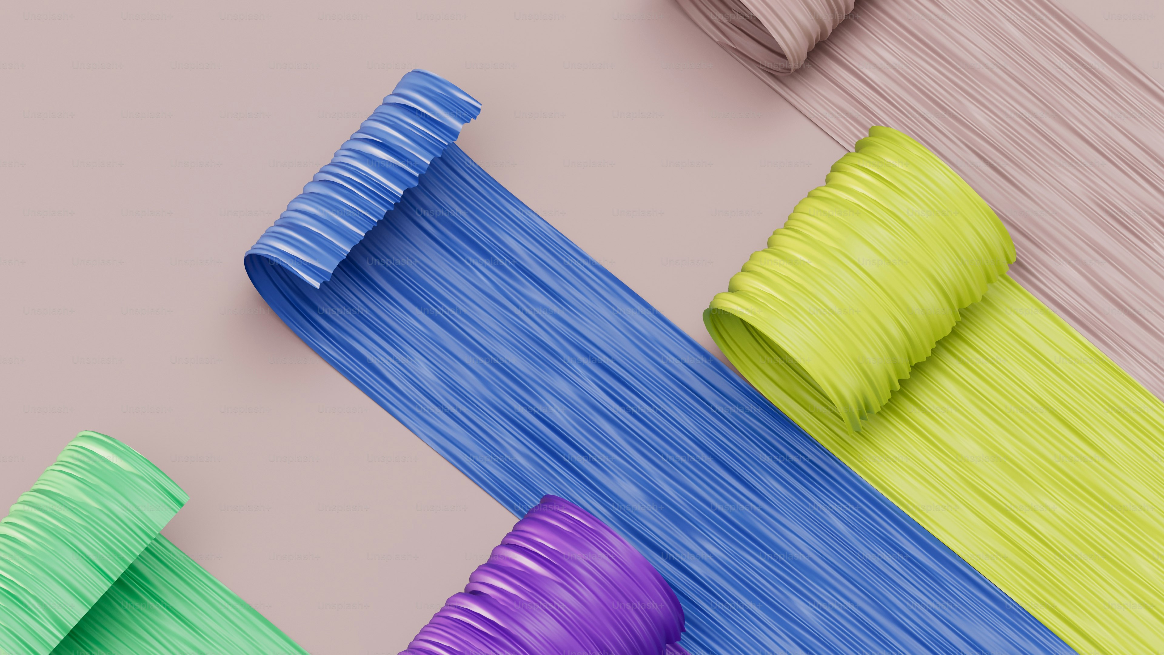 um grupo de diferentes cores de cabelo em uma mesa