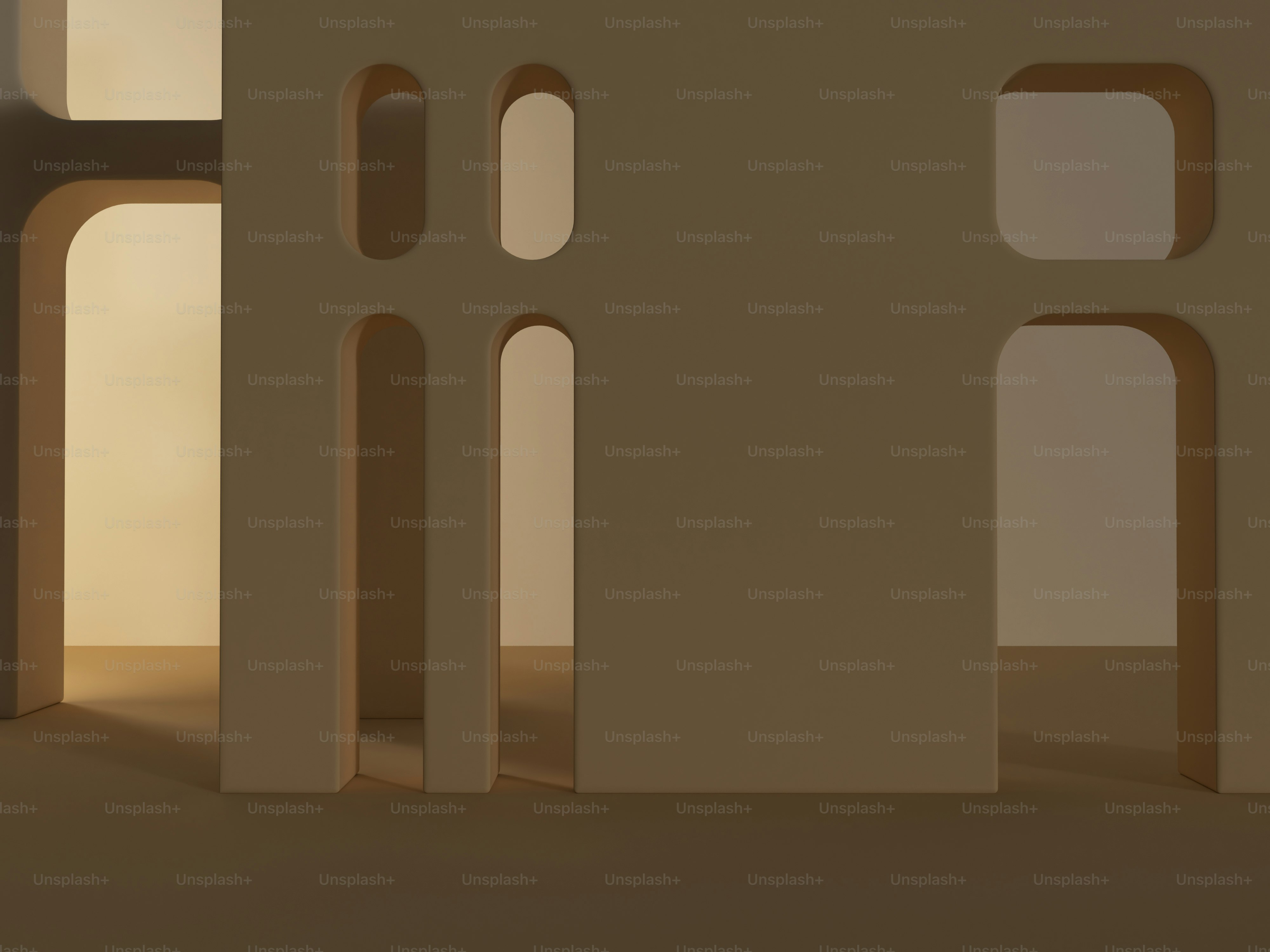 uma foto abstrata de um edifício com arcos e arcos