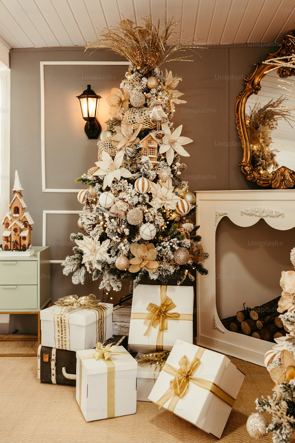 リビングルームに飾られたクリスマスツリー