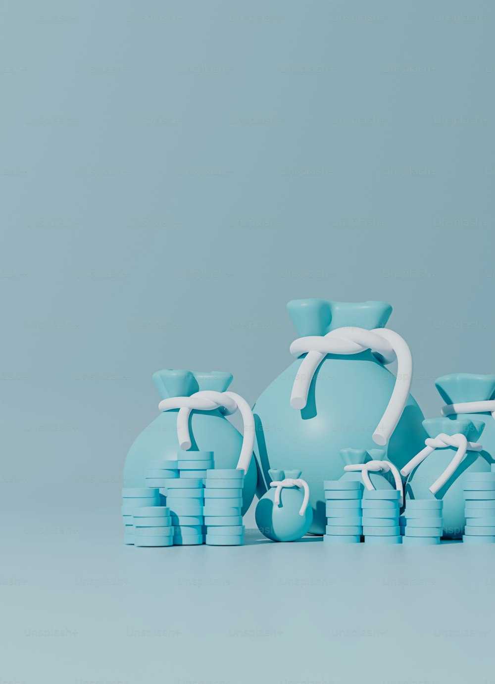un groupe de vases bleus et blancs assis les uns sur les autres