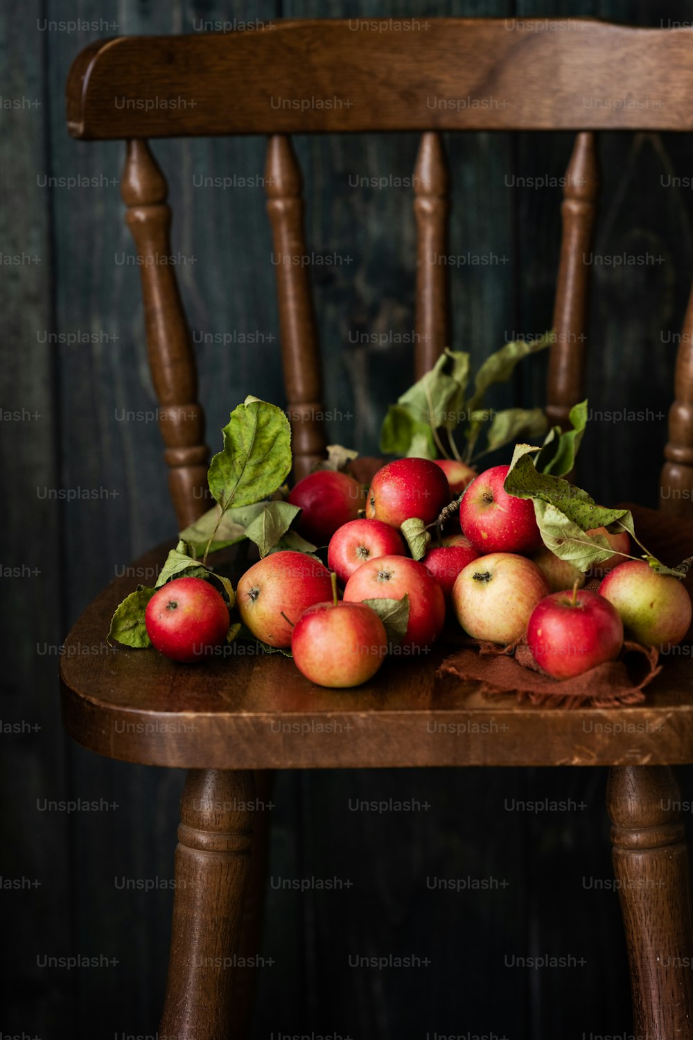 テーブルの上の果物のグループ