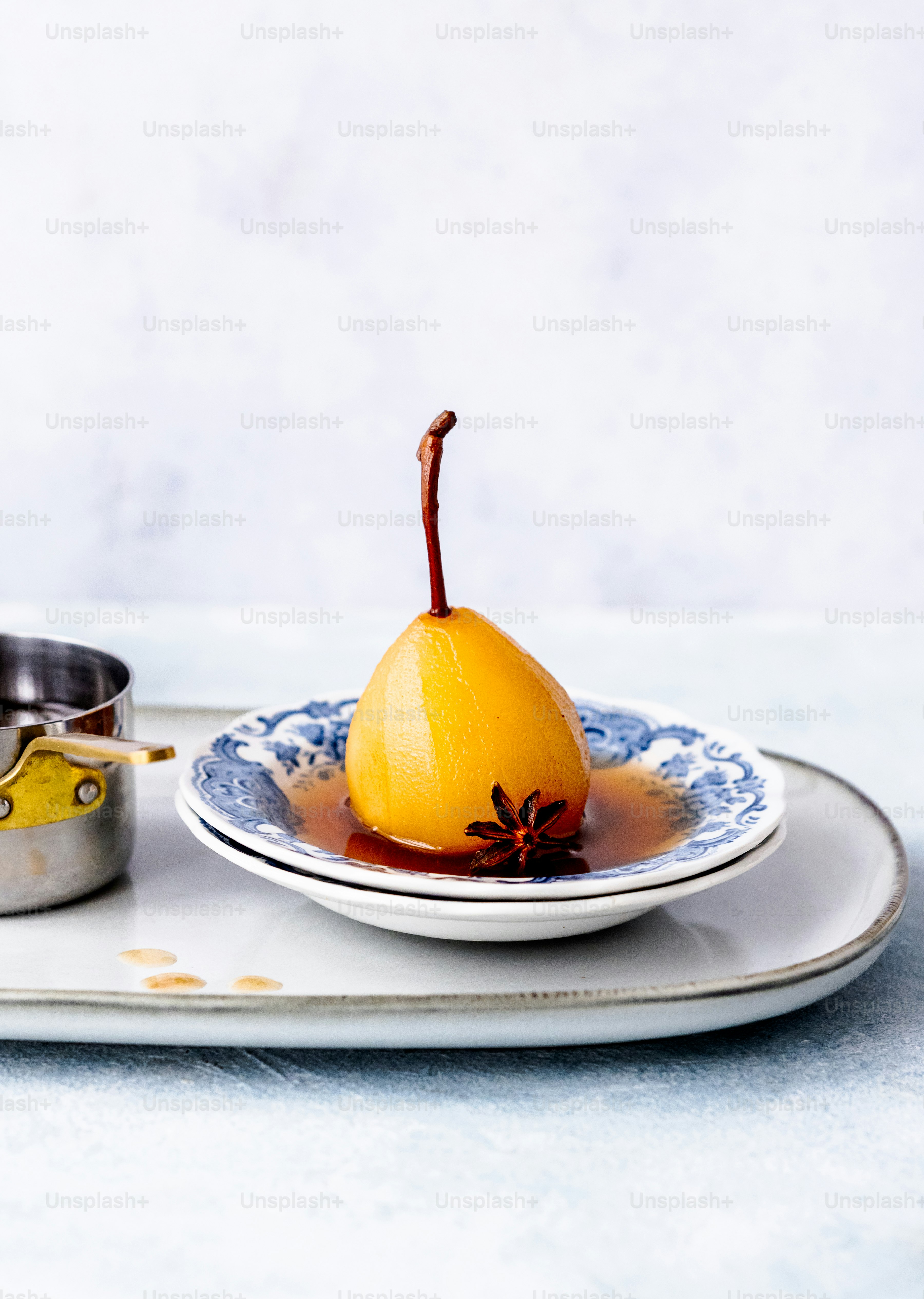 Foto zum Thema Eine Frucht auf dem Teller – Bild zu Desserts auf Unsplash