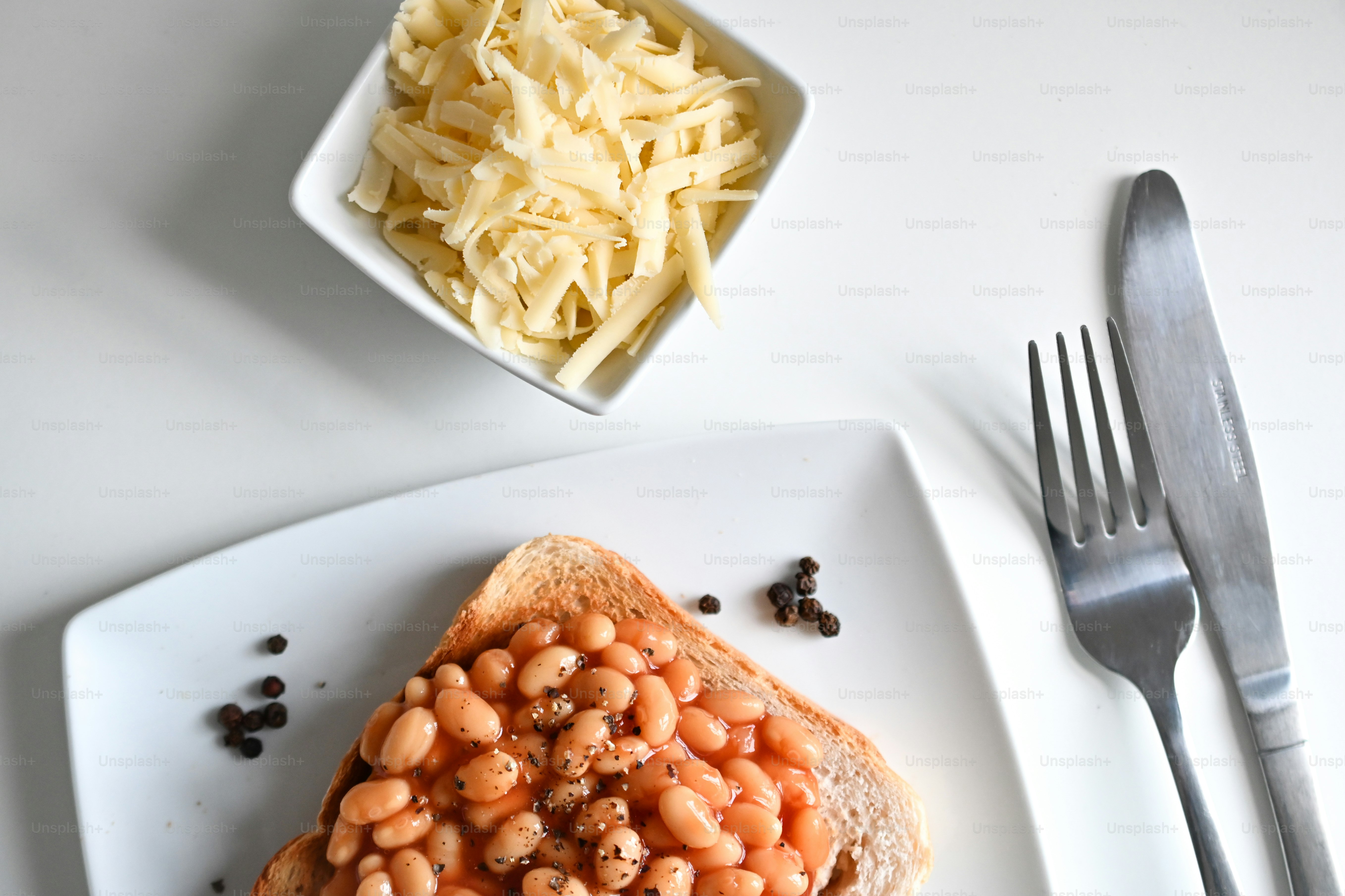 a plate of pasta and a fork