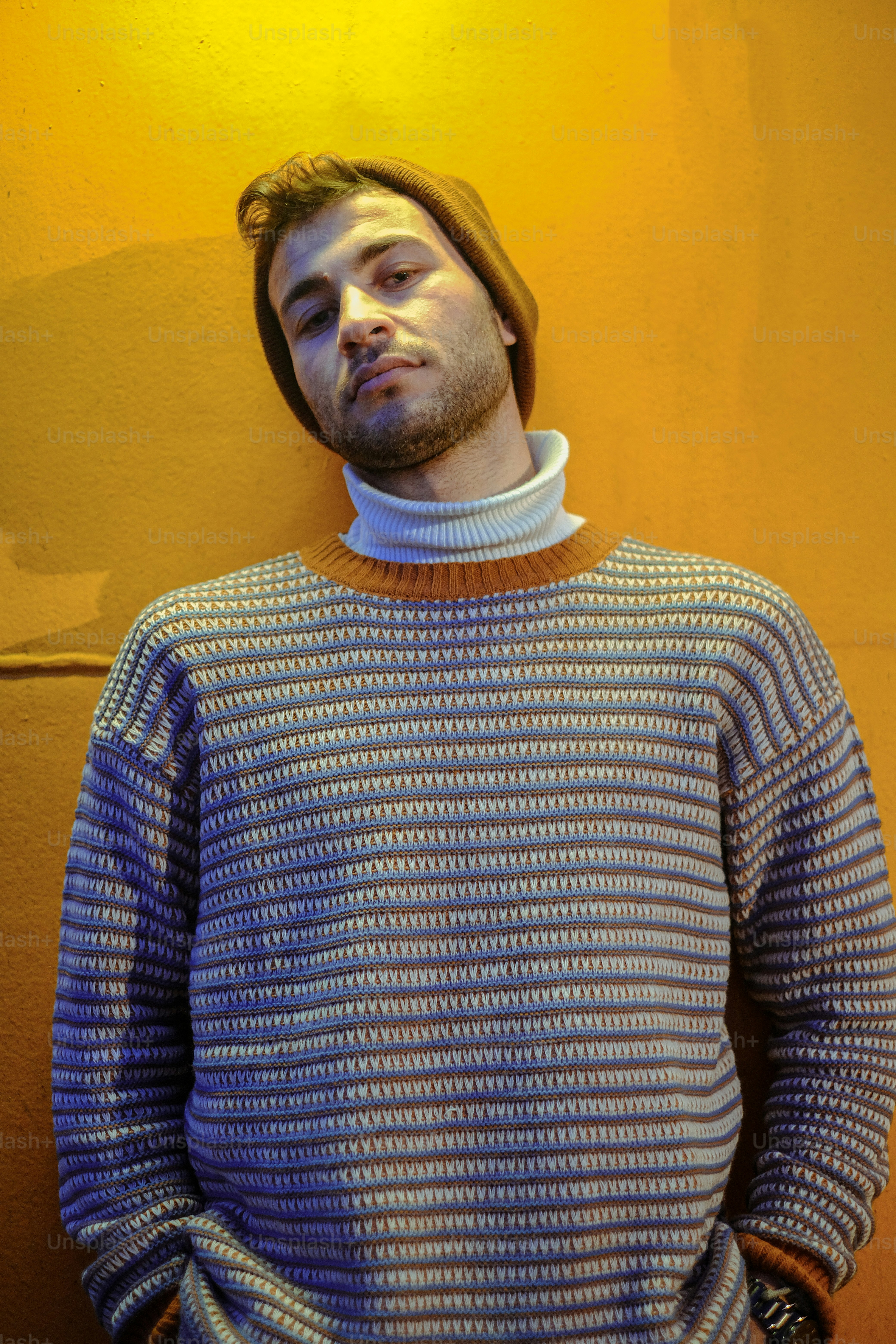 premium_photo-1669850858871-ad39a6dce159?ixid=M3wxMjA3fDB8MXxzZWFyY2h8MTN8fG9lbSUyMG1lbiUyN3MlMjBrbml0dGVkJTIwc3dlYXRlcnxlbnwwfHx8fDE3NjU3NzAwNDB8MA\u0026ixlib=rb-4.1.0