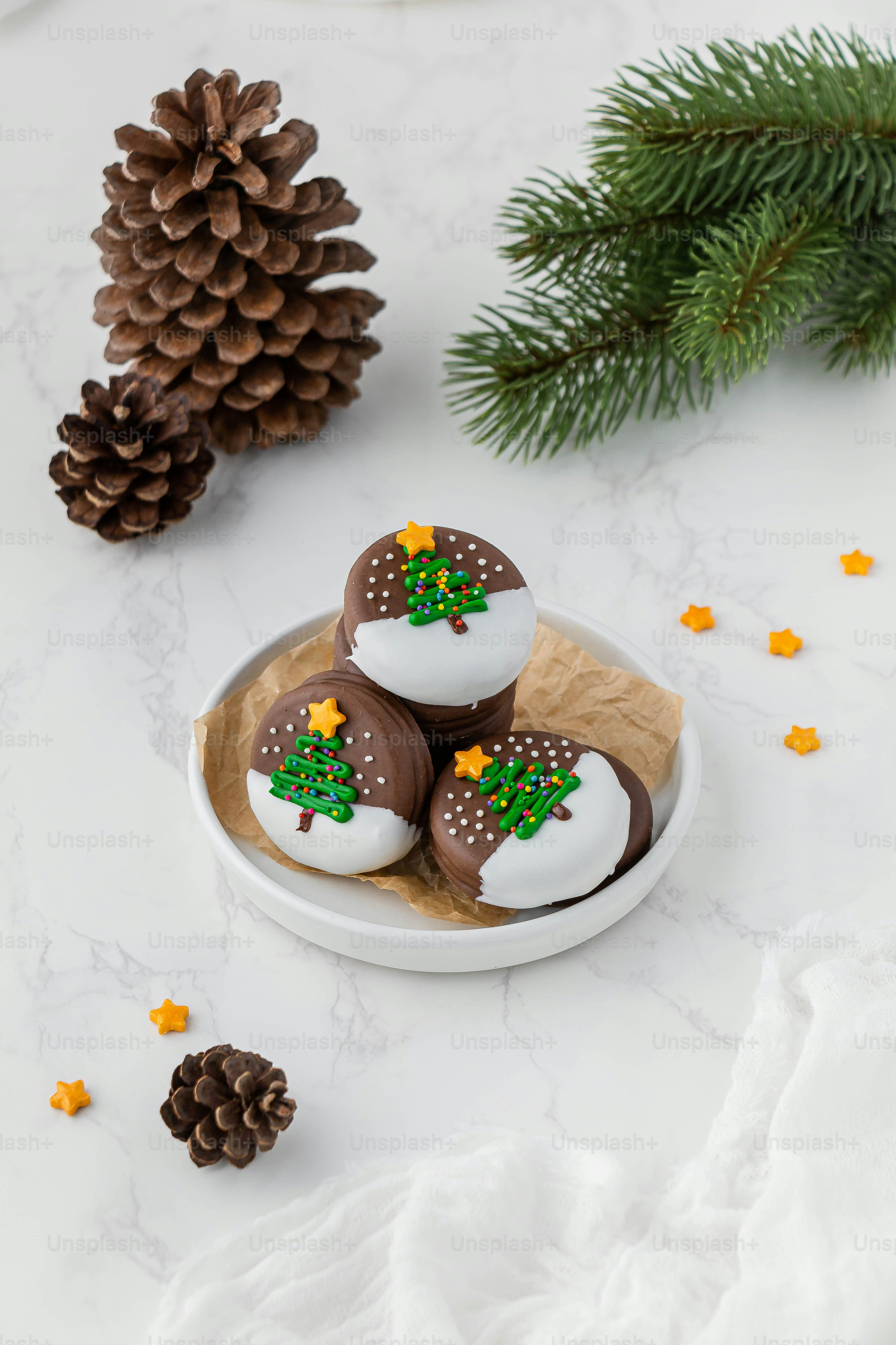 Eine Gruppe von Ananas Foto – Bild zum Thema Weihnachtsbaum-Plätzchen ...