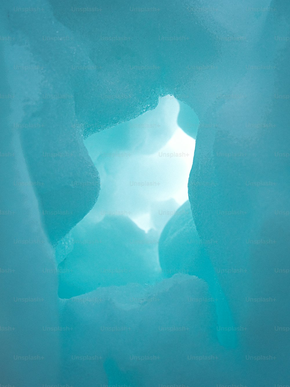 Una gran cueva de hielo